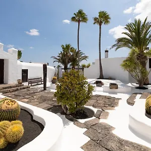 Pergolas Rural , Tias Spain